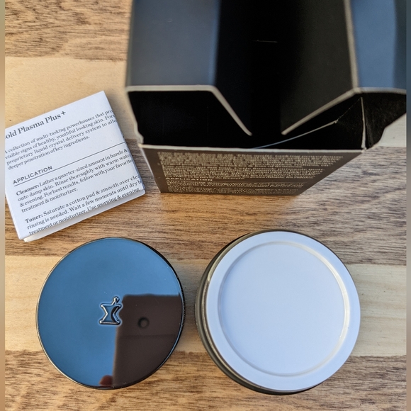 Perricone MD Cold Plasma Plus Advanced Serum Concentrate - Picture 2 of 3